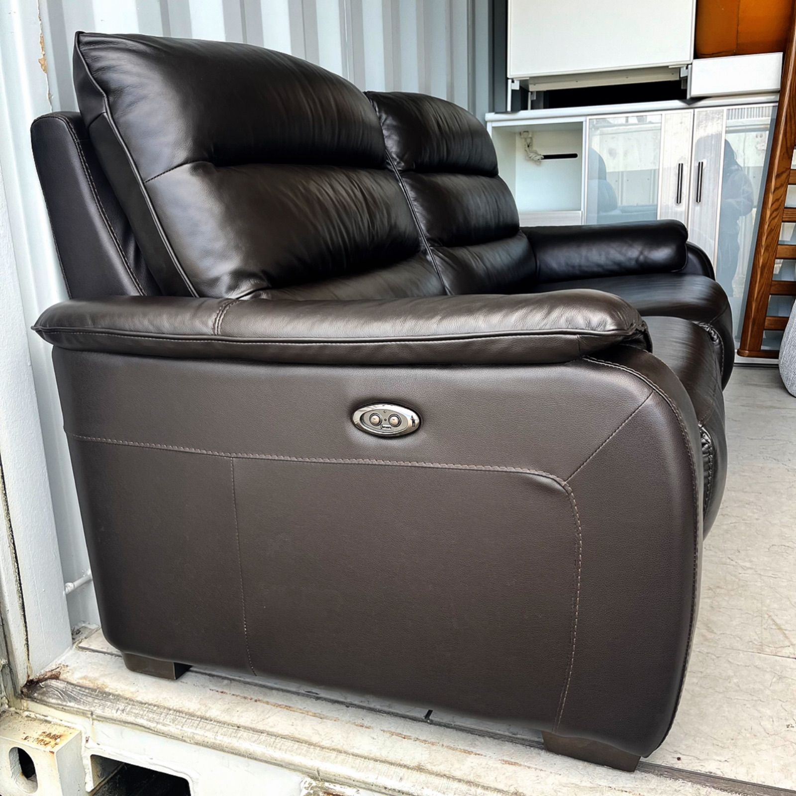 取付無料！ニトリ クローナ 本革ダークブラウン電動リクライニングソファ✨ 取付無料！ニトリ クローナ 本革ダークブラウン電動リクライニング