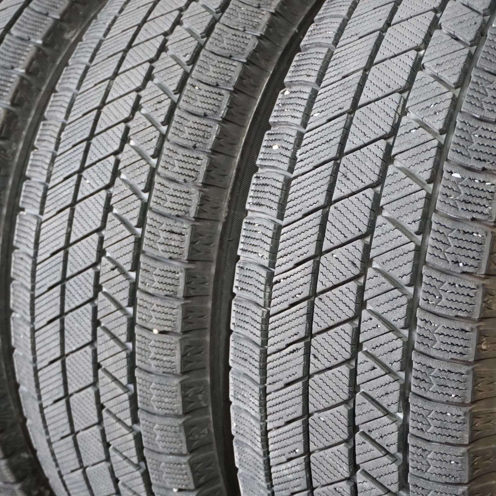 絶対お買い得！！ 売切 22年製 ブリヂストン BLIZZAK VRX2 195 65R15 4本 スタッドレス プリウス ノア ヴォクシー等