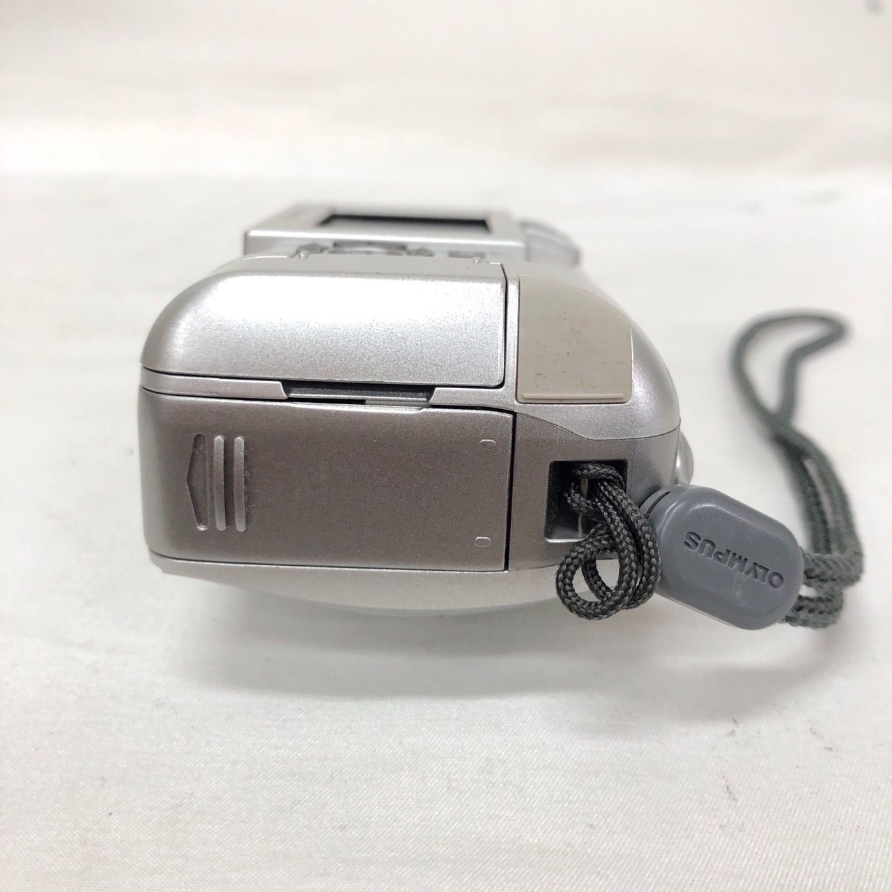 OLYMPUS オリンパス CAMEDIA X-200 乾電池式 デジタルカメラ 2003年 