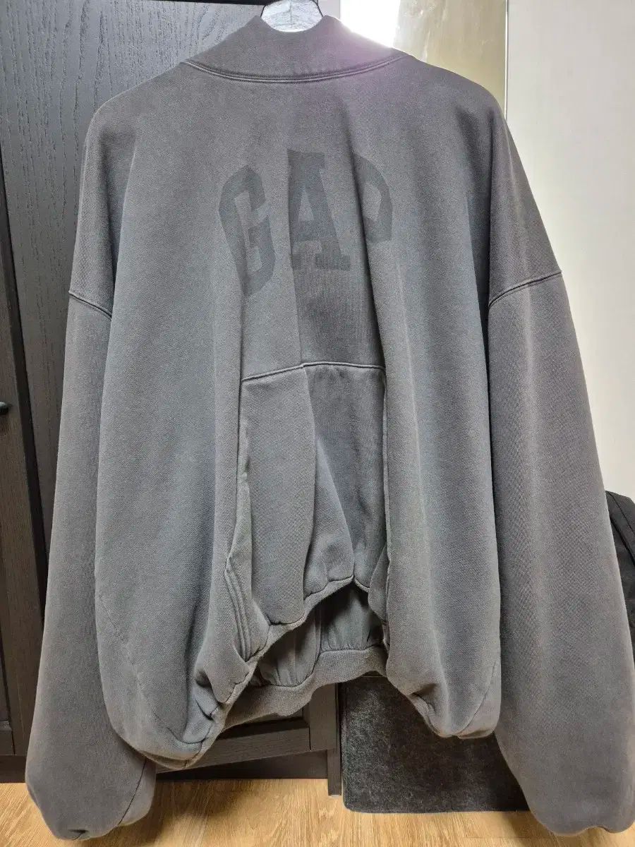 【雷市場（ポンジャン）商品韓国直送】 YEEZY GAP(イージーギャップ) BALENCIAGA(バレンシアガ) ドーブ フード 黒 m ベトナム