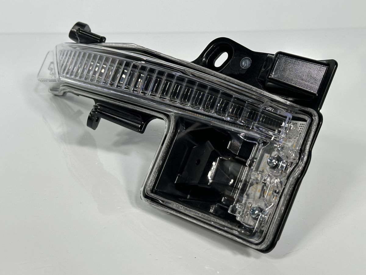 破損キズなし 低走行 プリウス ZVW60 MXWH60 MXWH61 純正 左 LED デイライト 左フォグランプ Assy 812B0-47030 278-723E7 管理29905