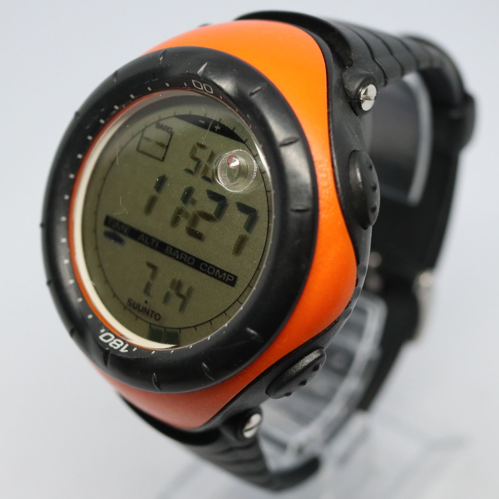 スント　ベクター　オレンジ スント ベクター VECTOR オレンジ SUUNTO - メルカリ 腕時計 廃盤品