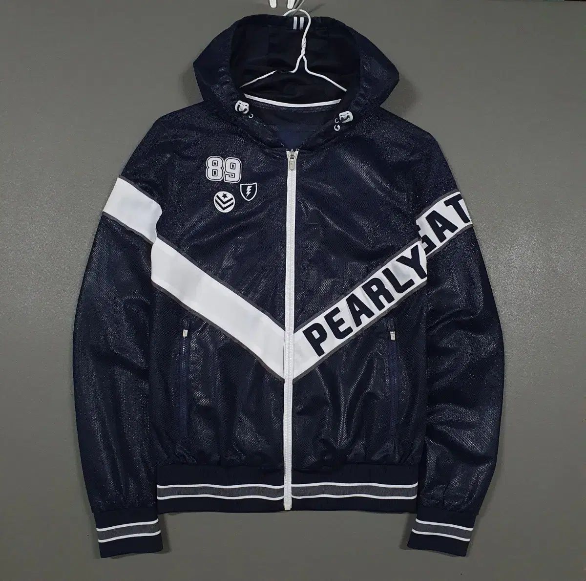レディース 90 S PEARLY GATES パーリーゲイツ ゴルフ パッチ フード ウィンドブレーカー ジップアップ ジャケット ネイビー