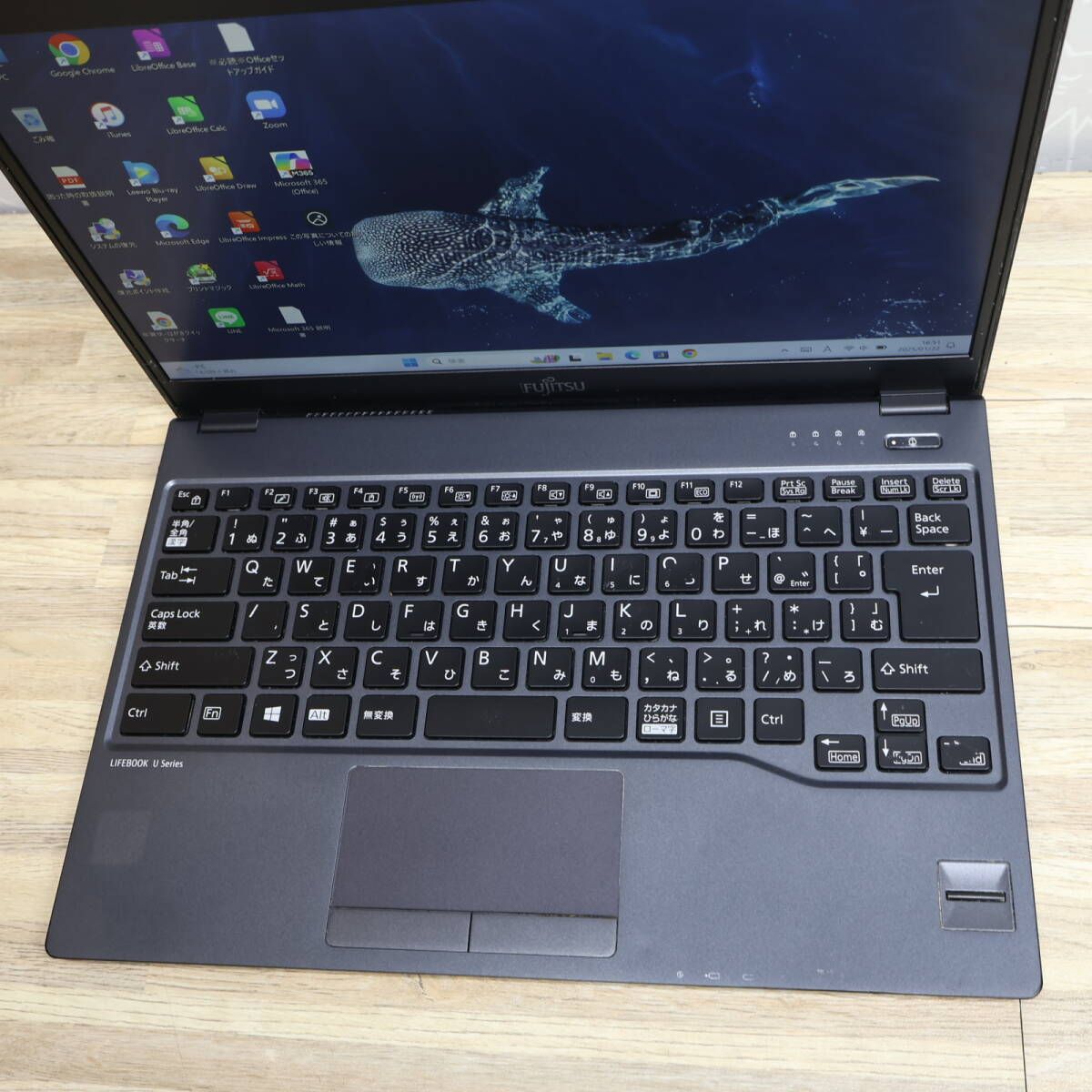 ☆美品 SSD256GB メモリ8GB☆U938/T Webカメラ TypeC Bluetooth 高