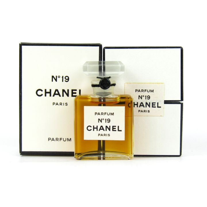 CHANEL NO19 オードパルファム ファッションキーホルダー ミニ香水 シャネル ミニ香水 No19 パルファム 未使用 箱ダメージ有 香水瓶