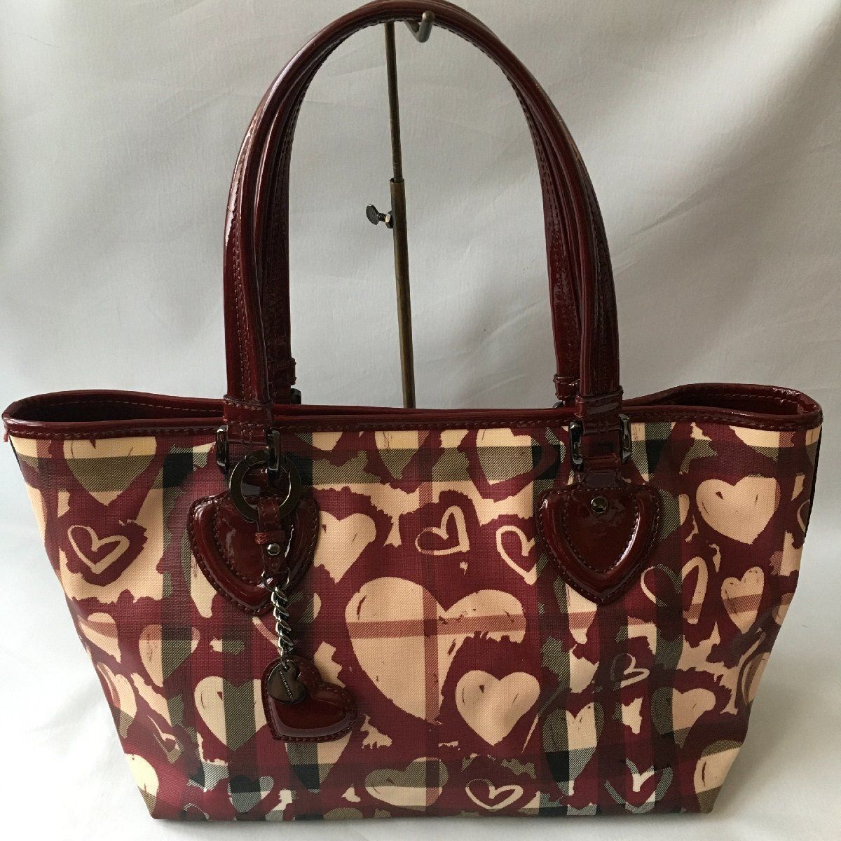 バーバリー バッグ ハート 限定