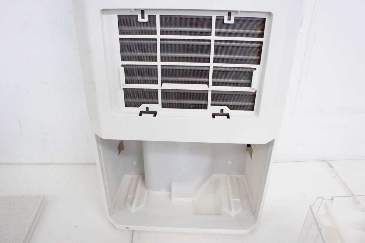 【中古】CORONAコロナ 冷風・衣類乾燥除湿機 どこでもクーラー 9L コンプレッサー式 木造11畳?鉄筋23畳 CDM-F1019 中古】CORONAコロナ 冷風・衣類乾燥除湿機 どこでもクーラー 9L