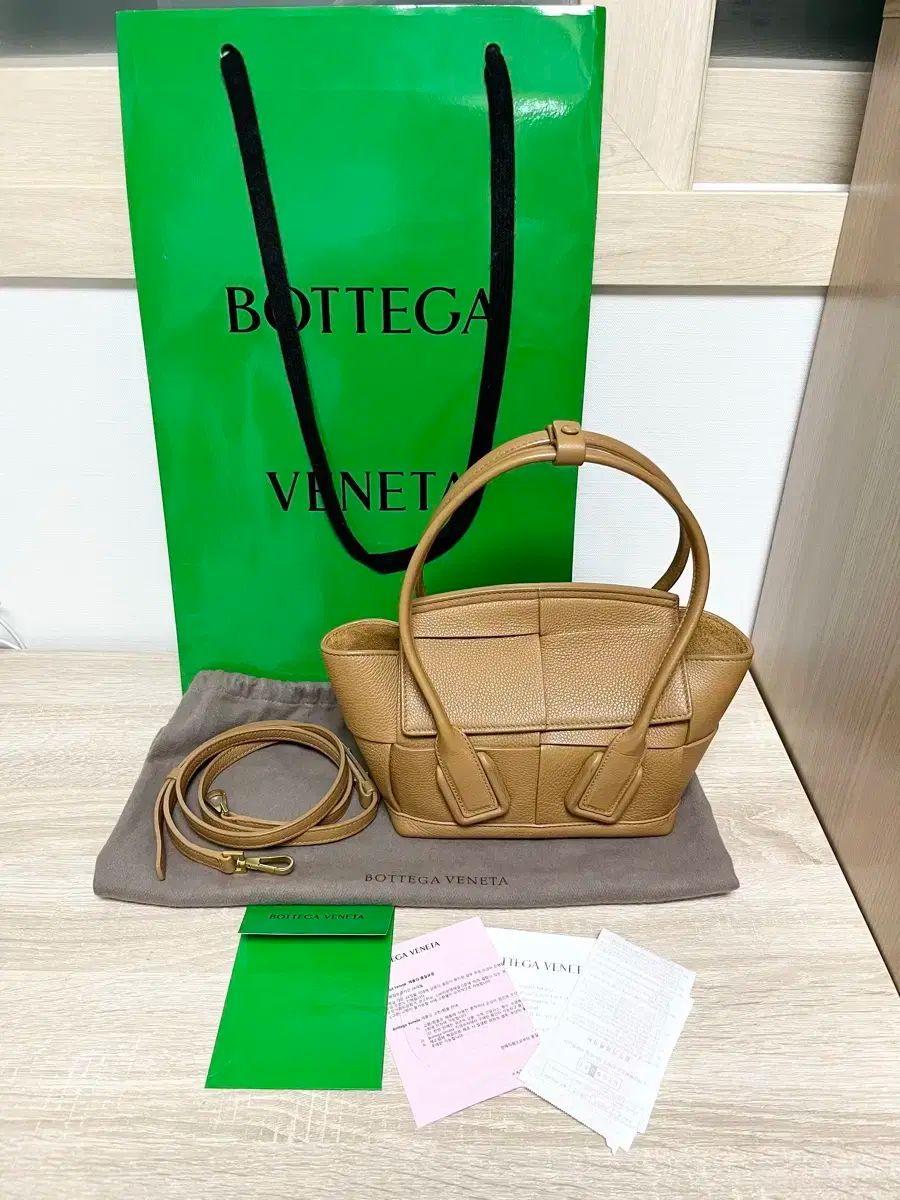 Bottega Veneta(ボッテガヴェネタ) アルコ ミニバッグ キャラメル 出品 