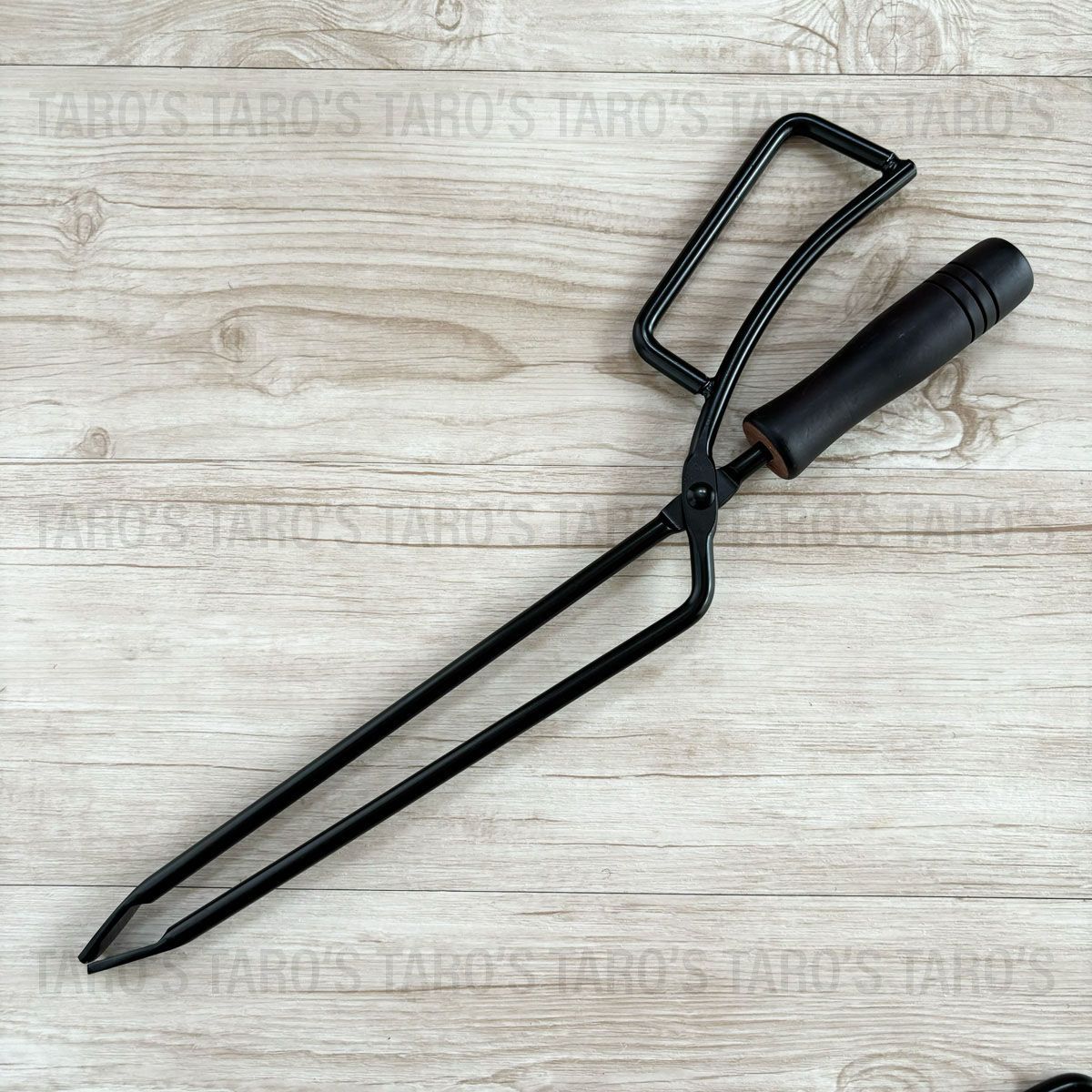 薪バサミ 焚き火 トング 火バサミ ゴミ拾い コンパクト スチール製 炭バサミ 木製グリップ 掴みやすい先端 キャンプ BBQ アウトドア バーベキュー ノーブランド ブラック