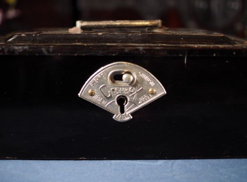 金庫　昭和レトロ 61ILzAIbrhL._UF894,1000_QL80_.jpg