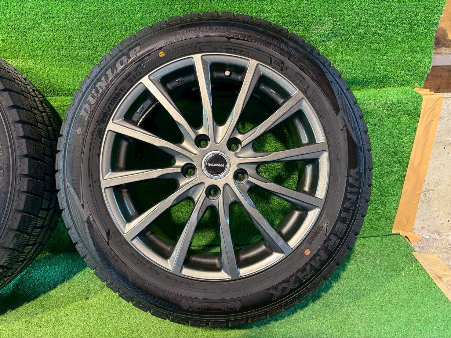 存在感のある ホンダ ヴェゼルハイブリッド RU3 スタッドレタイヤホイールセット 215 55 R17 み 【本日のどっきりセール】