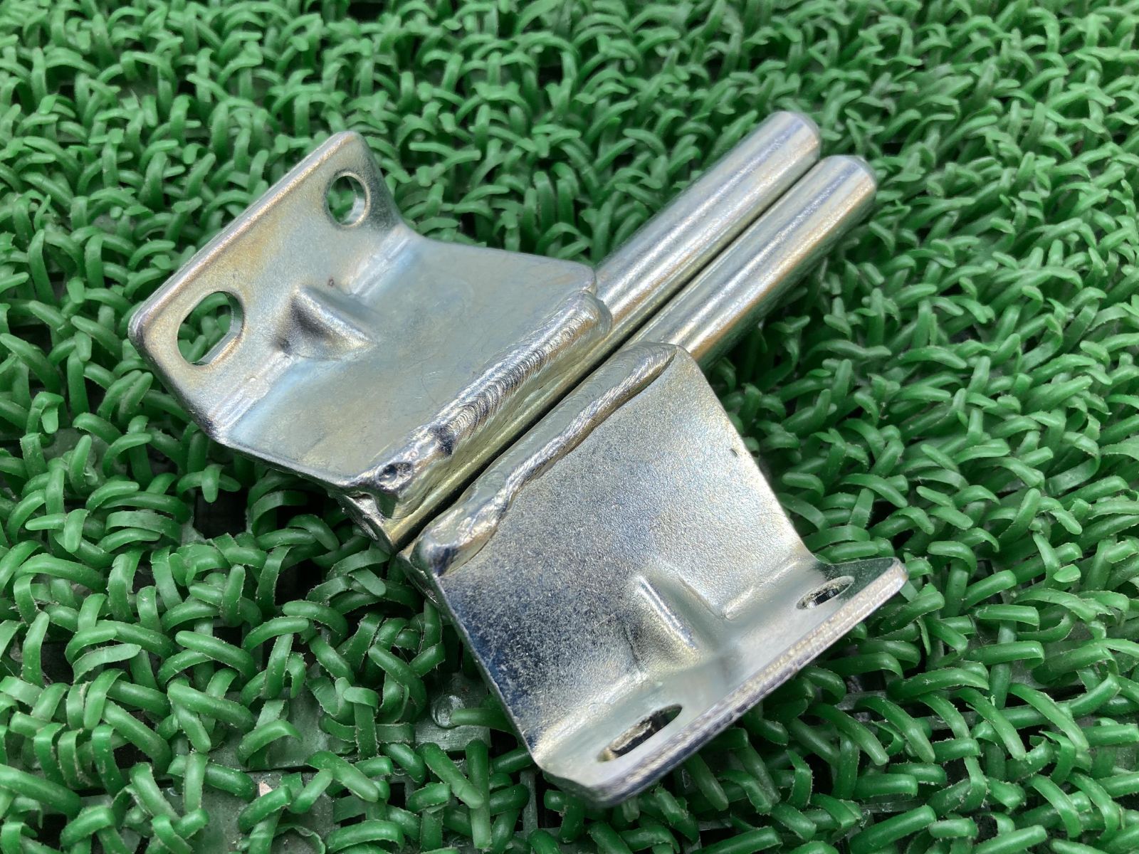 ストリートファイター フューエルタンクブラケット 左右 58710512A/58710522A ドゥカティ 純正 新品 未使用品 58710512A 1098 19 ストリートファイター フューエルタンクブラケット 左右 58710512A