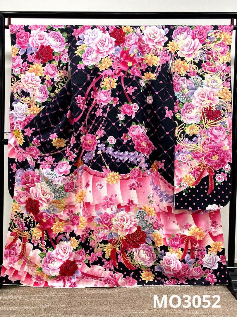 ブランド振袖 ISABELLA 金彩 銀通し 刺繍 身丈162cm 撥水加工済 - メルカリ