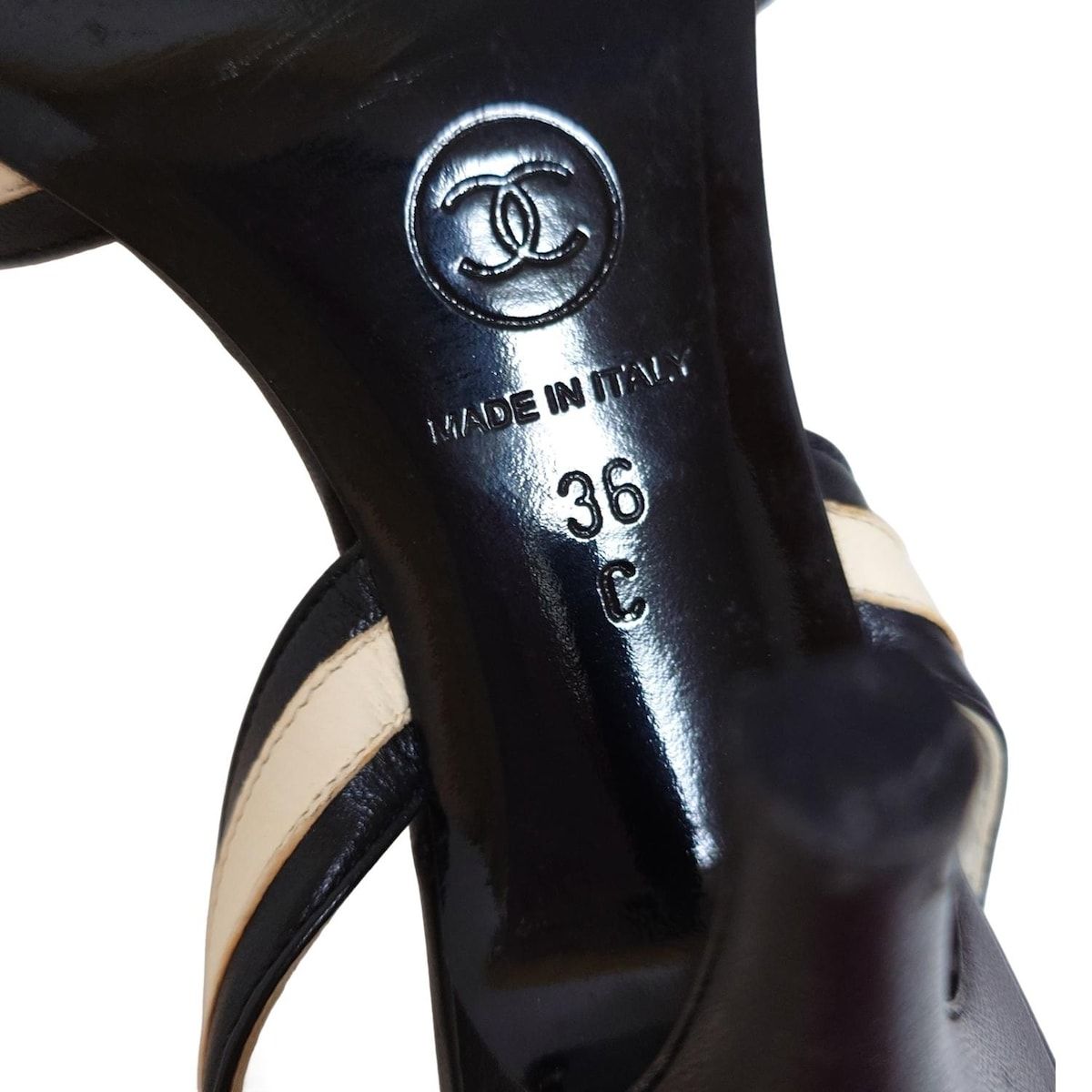 アイボリー×黒 レザー