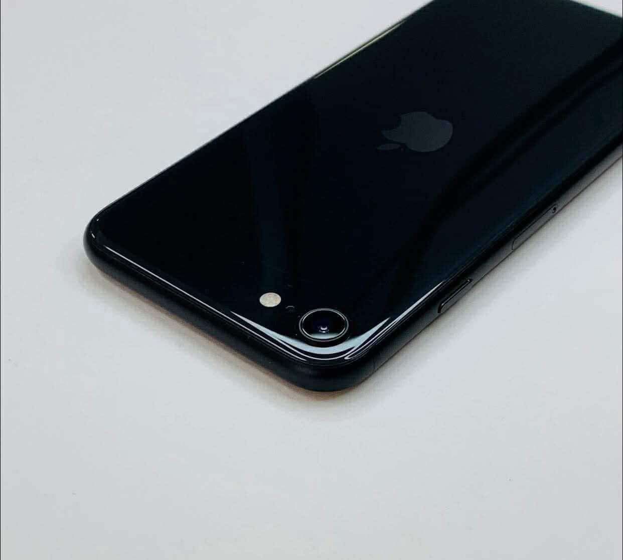 iPhone SE 第2世代 64GB SIMフリーバッテリー １００％