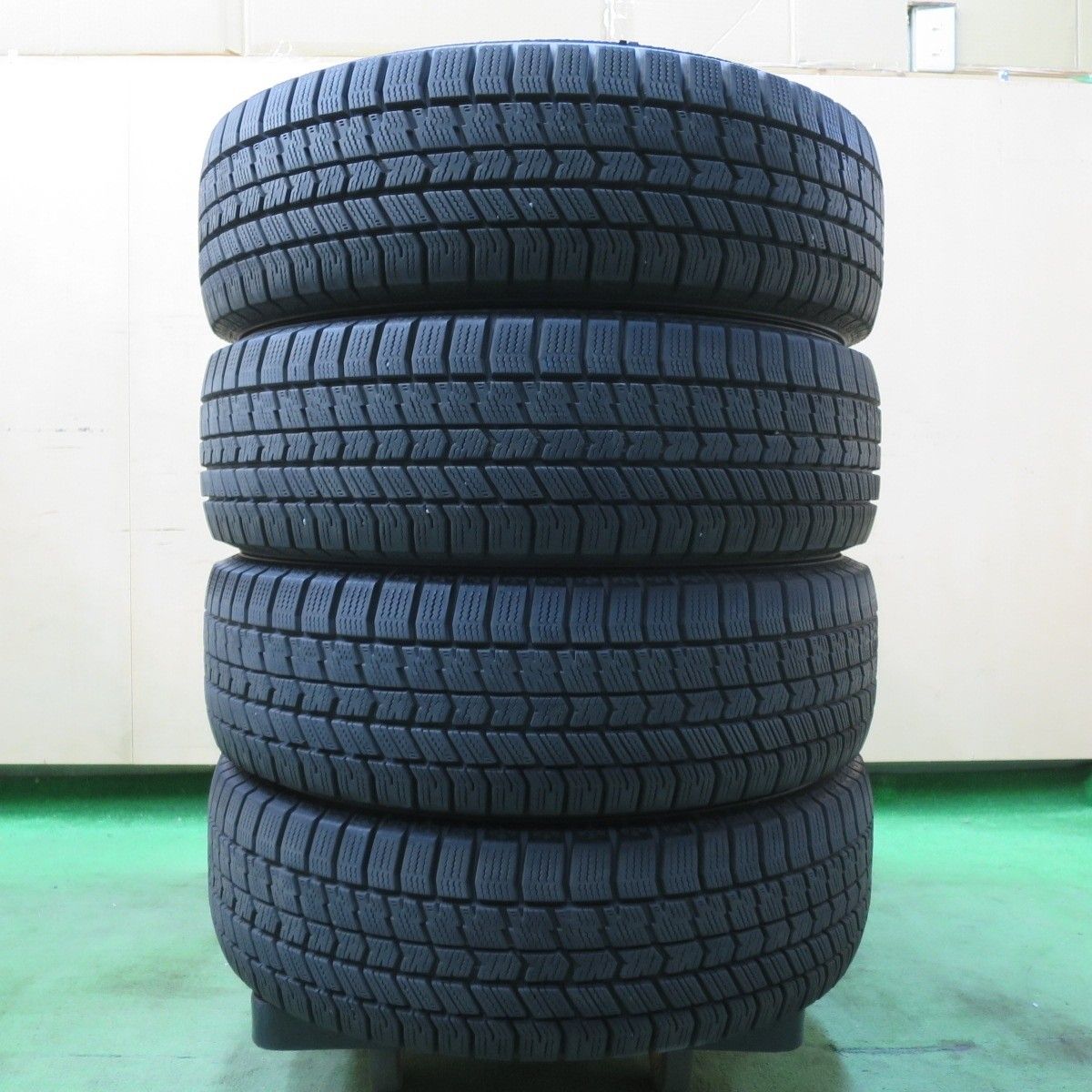 バリ溝 22年 8.5分 スタッドレス 185 65R15 グッドイヤー アイスナビ8 タイヤ 15インチ アクア シエンタ フリード ノート 等 5040307イスタ