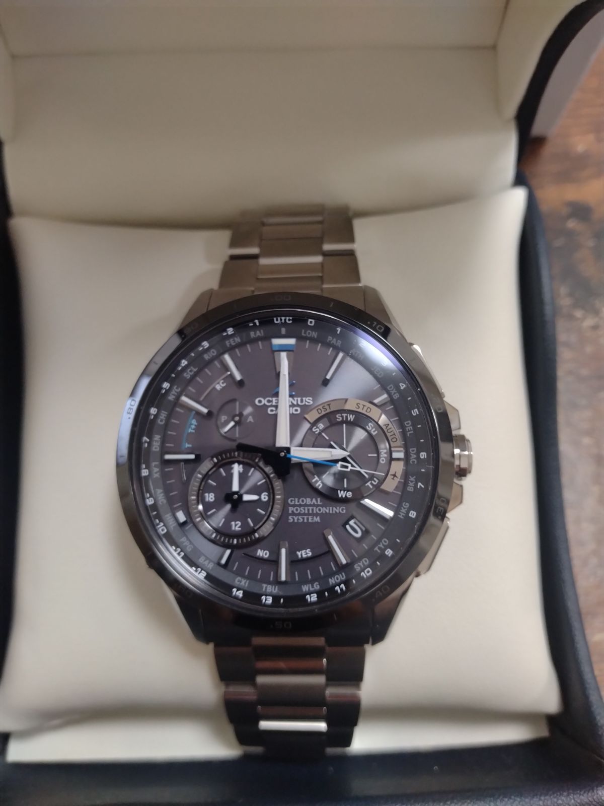 カシオ] 腕時計 オシアナス GPSハイブリッド電波ソーラー OCW-G1000DB