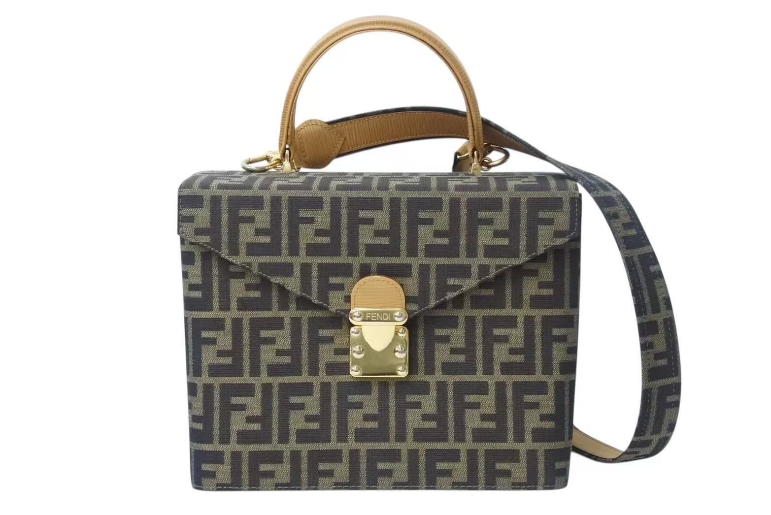 【FENDI】2wayボストンバッグ　ズッカ柄　ゴールド金具　PVC ブラウン FENDI】ボストンバッグ ズッカ柄 ゴールド金具 PVC ブラウン FENDI