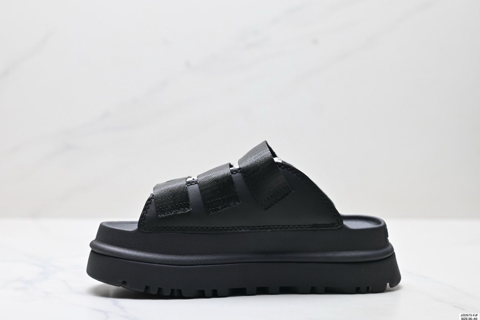 UGG マジックテープ 黒 サンダル 39サイズ 25cm 厚底 元箱付き 今日特価】UGG 夏の新作 レディースゴールドシリーズ 厚底