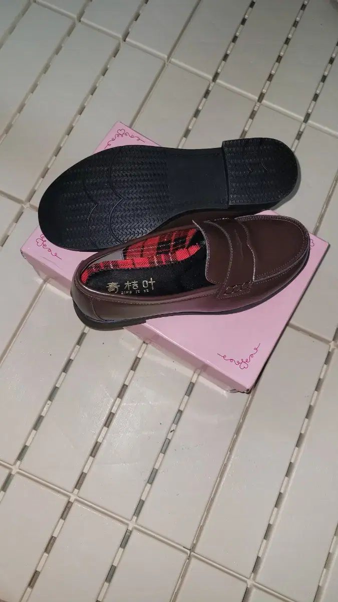 ブラウン ローファー