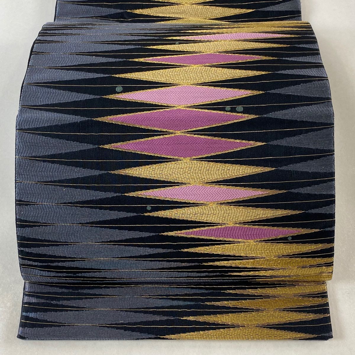 袋帯 美品 逸品 じゅらく 落款 じゅらく帝王紫 幾何学 刺繍 金糸