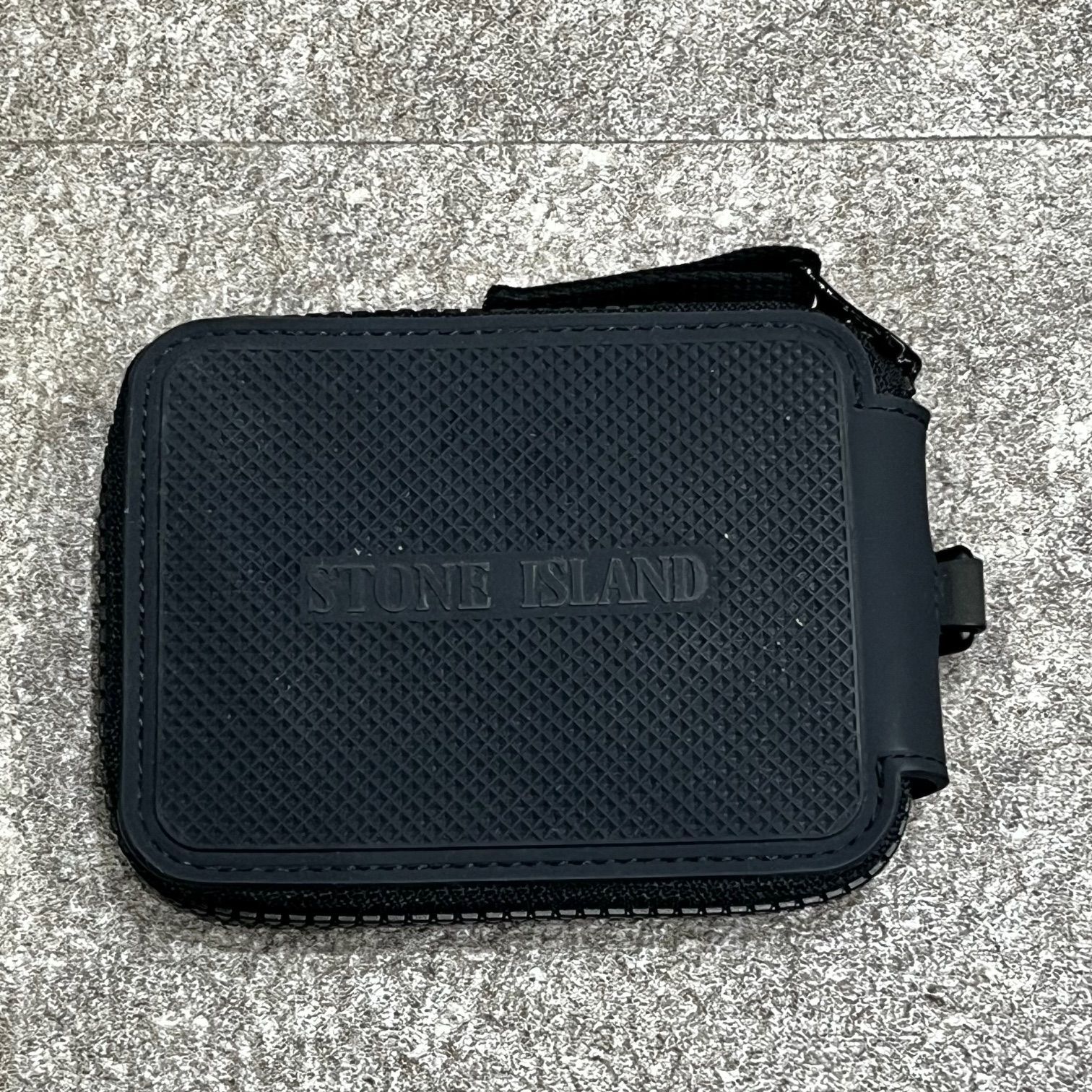 ストーンアイランド STONE  参考上代41800円 未使用品 STONE ISLAND RUBBER WALLET ラバー ジップ