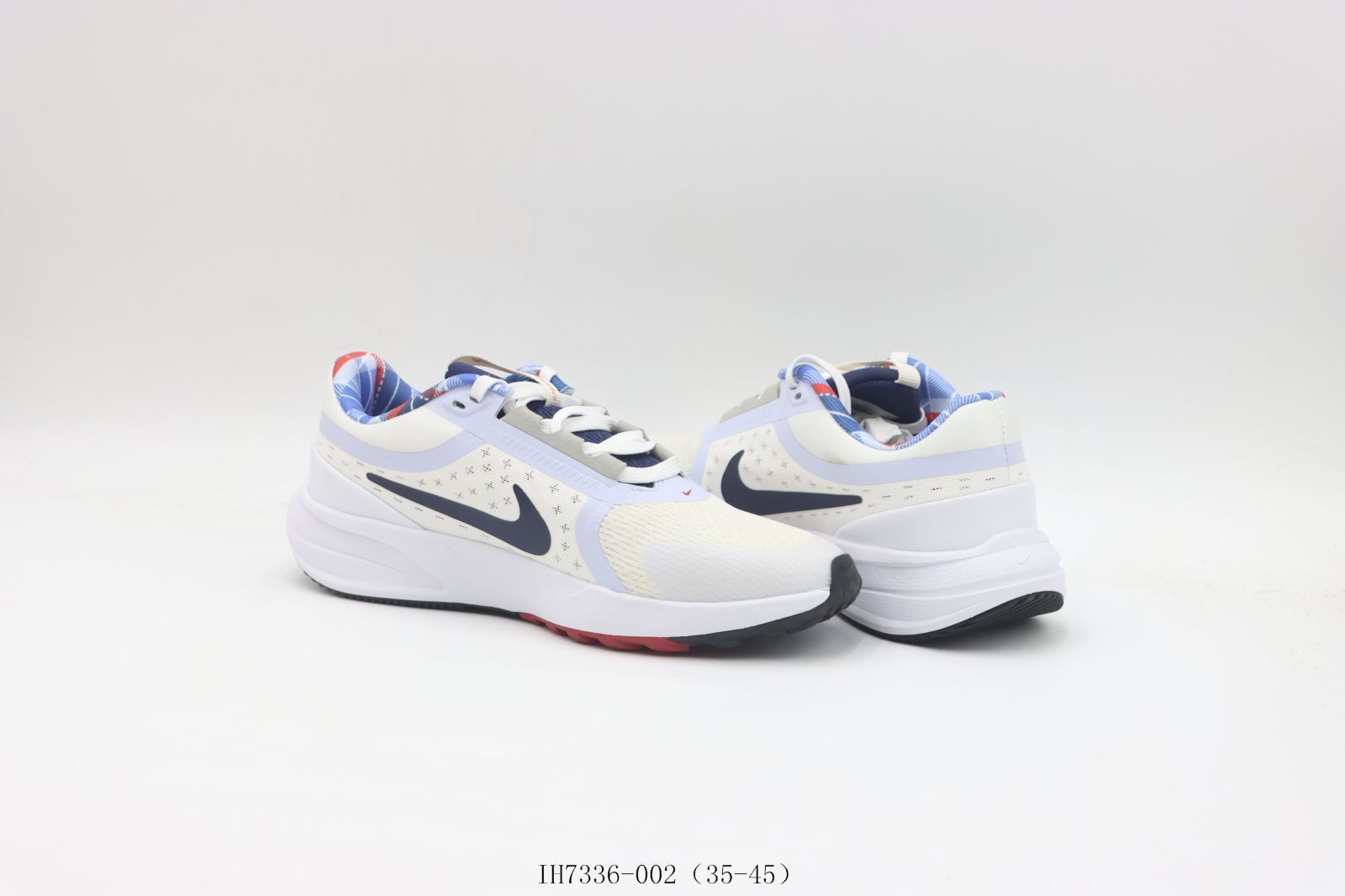 NIKE ランニングシューズ　27.0㎝ NIKE ナイキ（NIKE）（レディース）ランニングシューズ