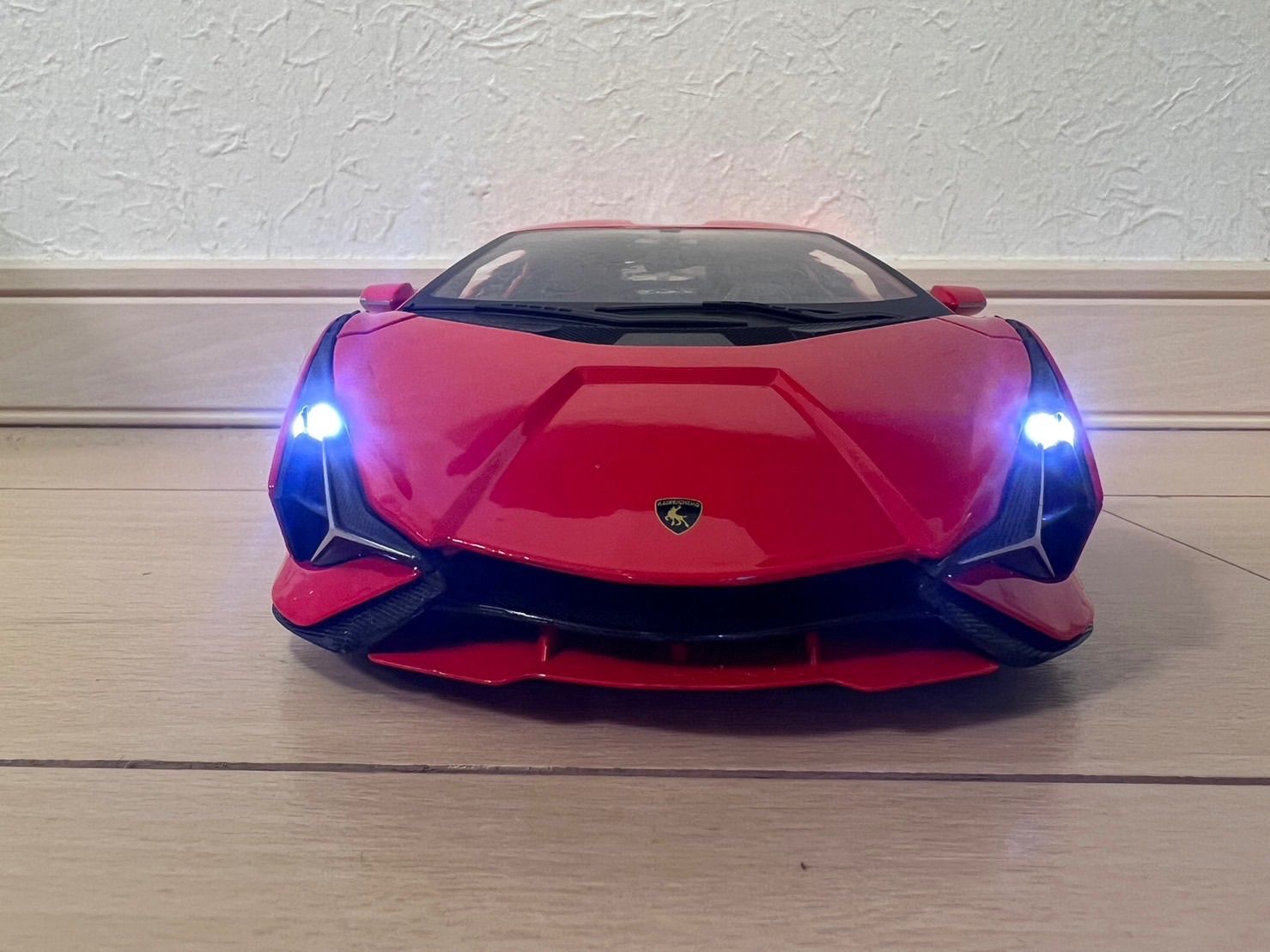 ランボルギーニ シアン ミニカー 1/18 H102 ランボルギーニ シアン ミニカー 1/18 H102 - メルカリ