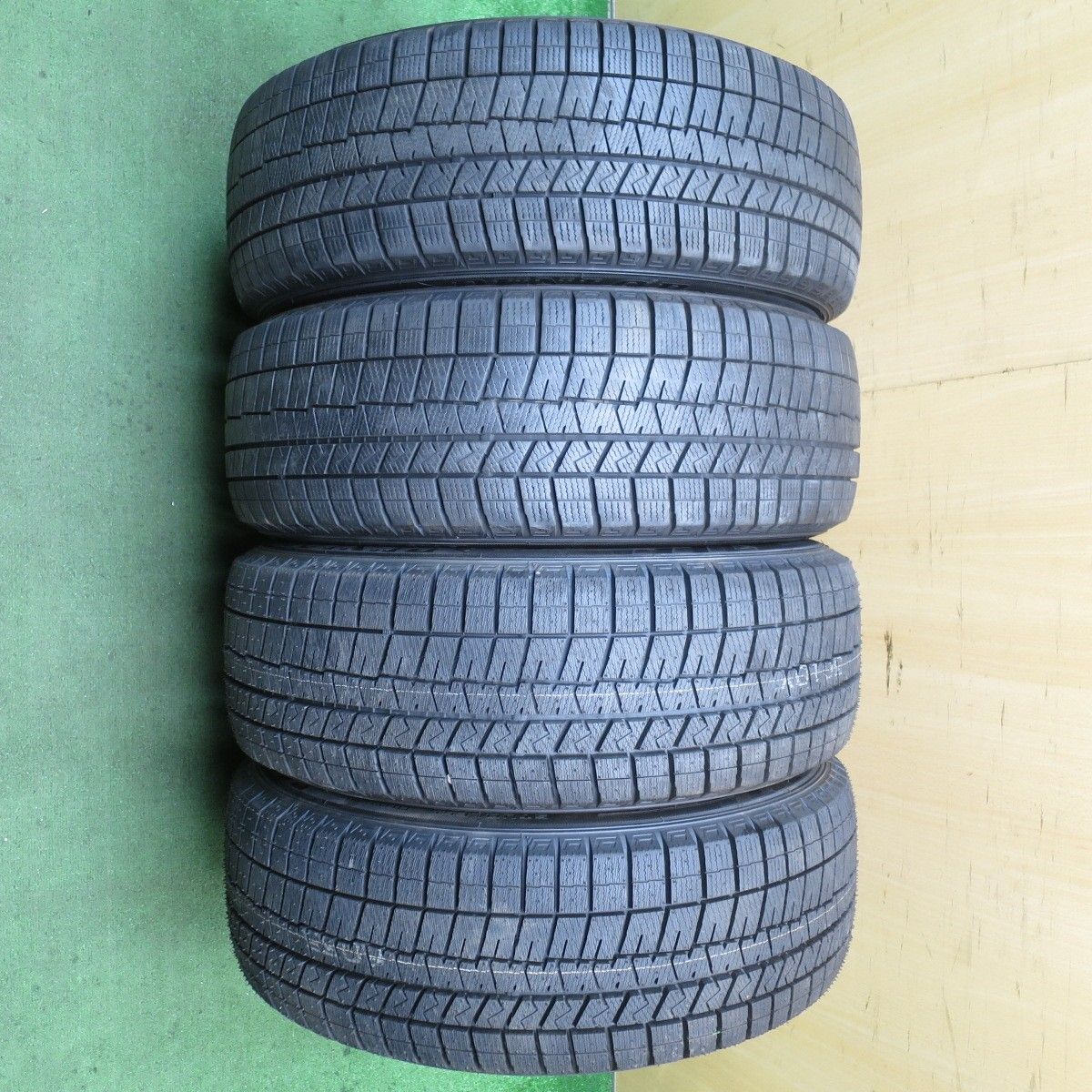 215/60R16(1本)バリ溝／DUNLOP WINTERMAXX03／2021年製／送料無料です
