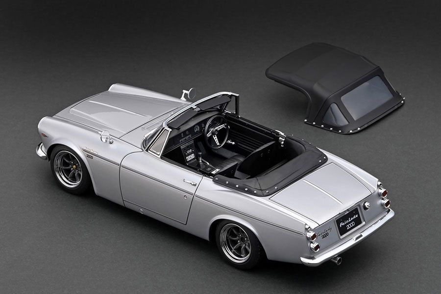 イグニッション モデル 1/18 ダットサン フェアレディ 2000 SR311 シルバー ignition model 1:18 DATSUN  Fairlady 2000 SR311 Silver - メルカリ