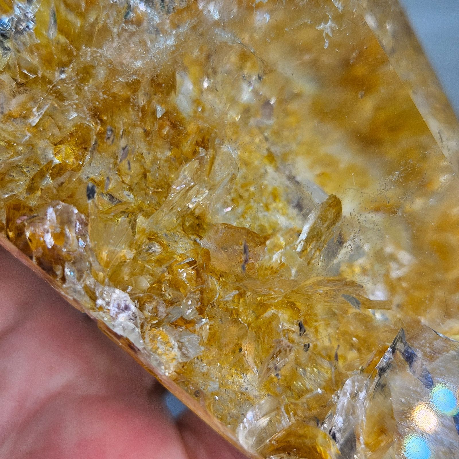 ライモナイトインゴールデンヒラーフリーフォーム　素敵な逸品 透明度◎虹入り🌈ライモナイトインクォーツ✨ゴールデンヒーラー