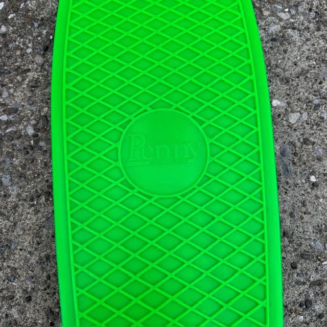 【ペニースケートボード】22インチ用純正デッキ CLASSIC DECK　FLURO GREEN