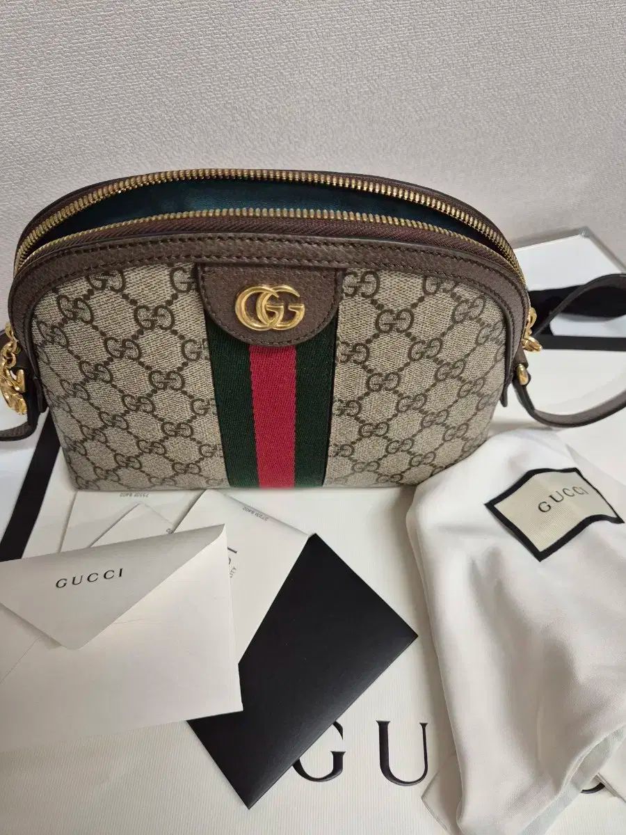 ショルダーバッグ