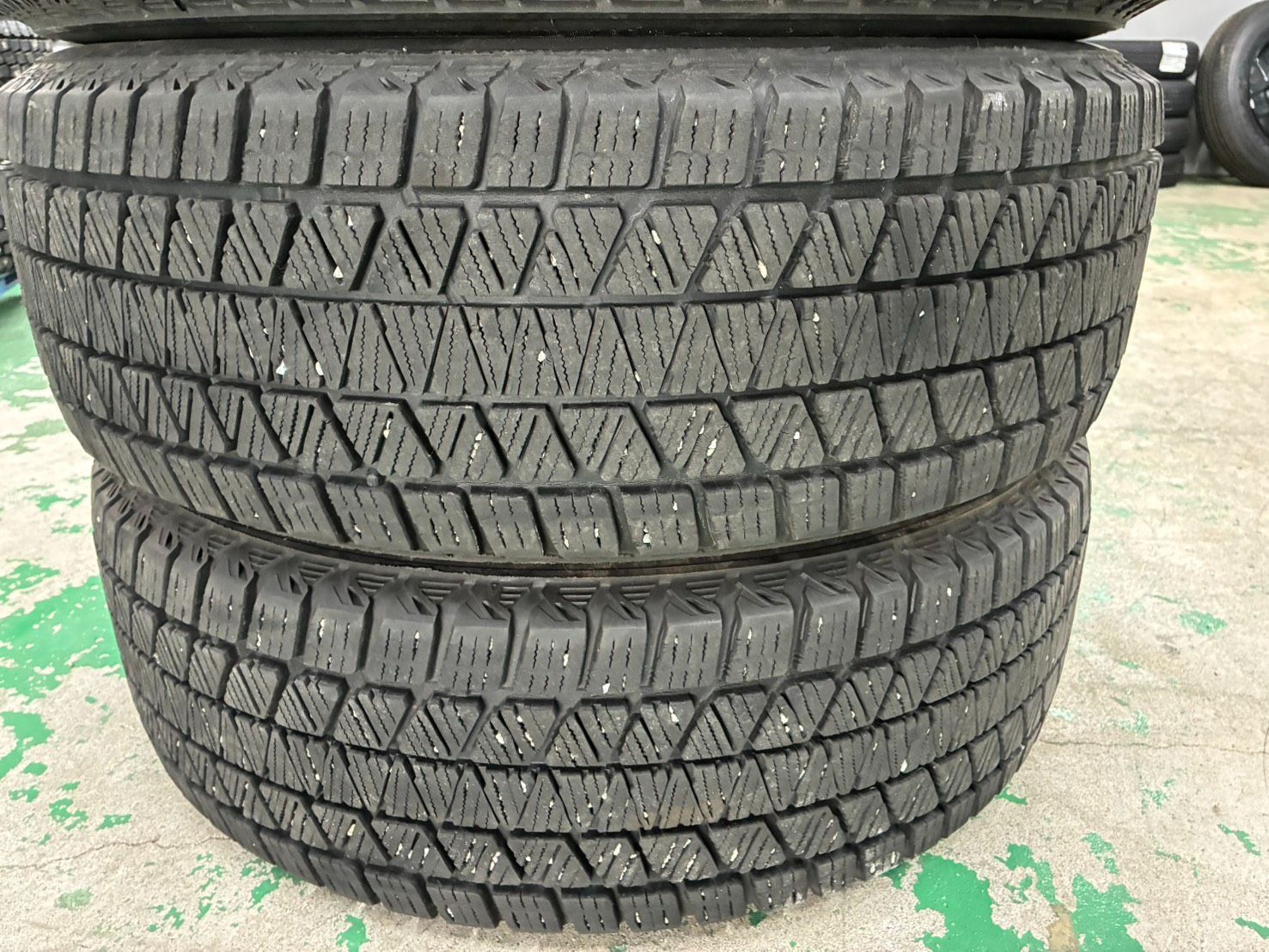BRIDGESTONE BLIZZAK DM-V3 225|65R17 102Q スタッドレスタイヤ 4本セット 残溝8.2mm 2019年製 SUV用 FFCRYSTALESIA_COM
