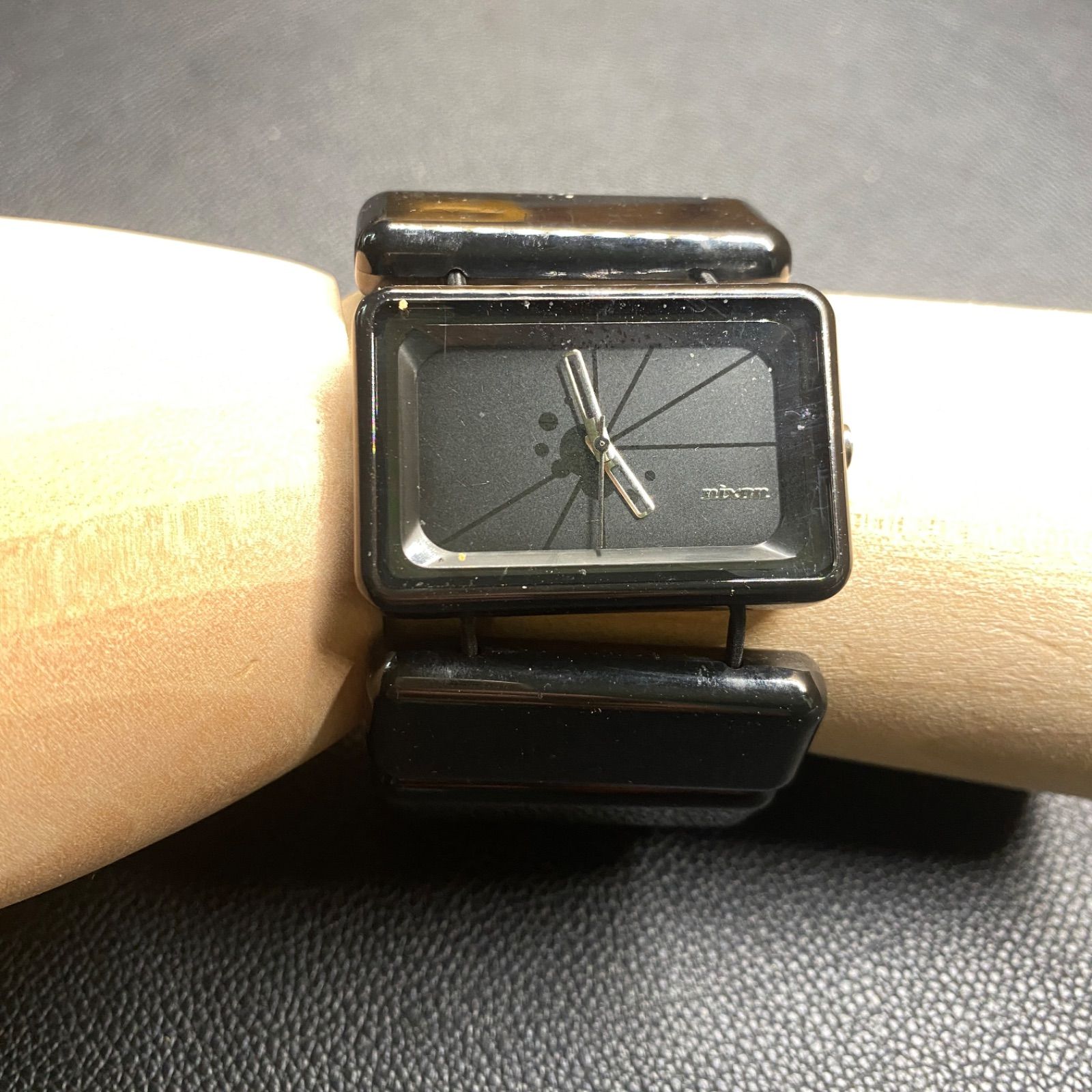 ニクソン NIXON THR VEGA ゴムブレスウォッチ アナログ クォーツ 