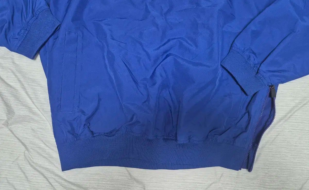 プルオーバー ウィンドブレーカー