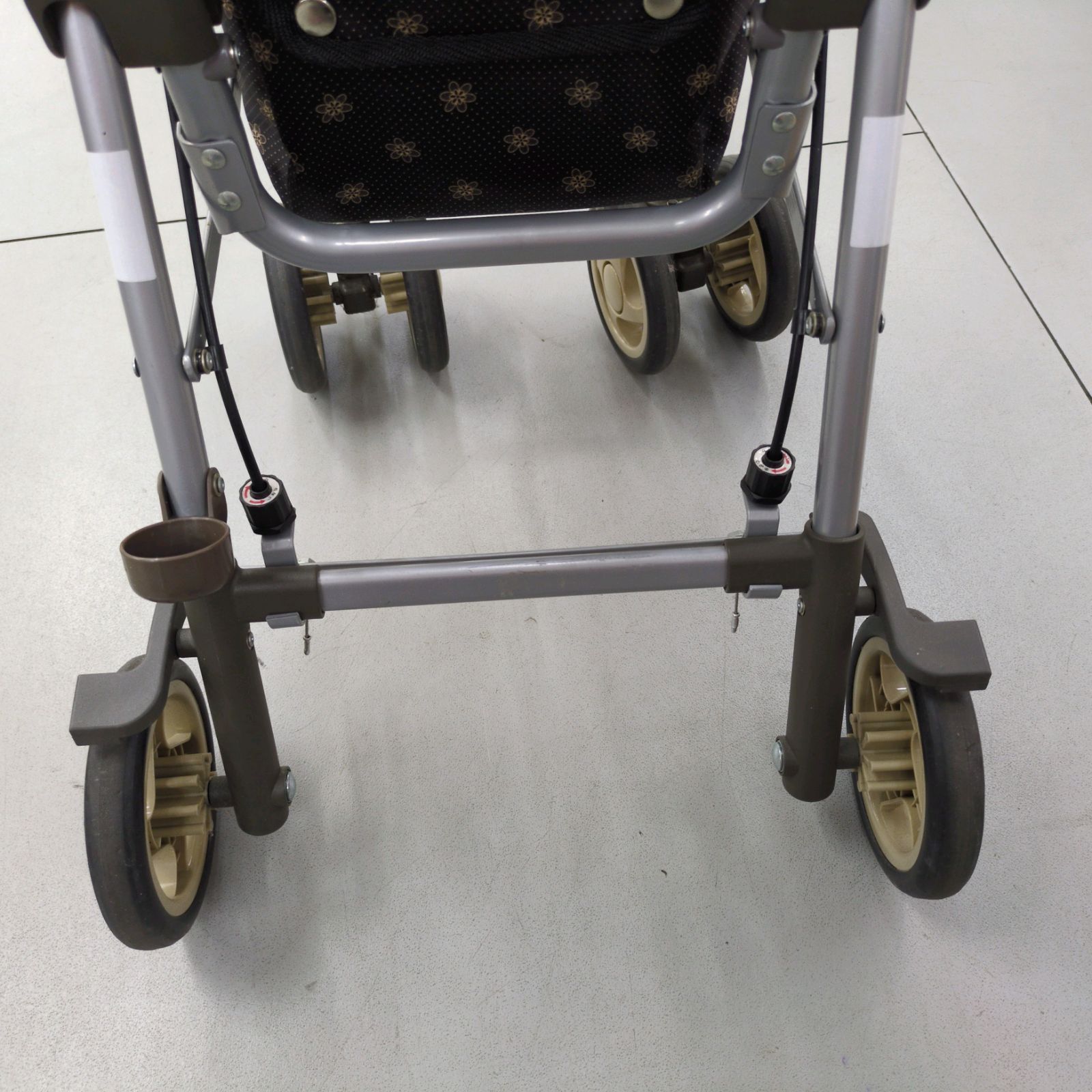 J320 ★多少使用感★島製作所★シルバーカー★ミニティ J320 ☆多少使用感☆島製作所☆シルバーカー☆ミニティ 【公式通販】