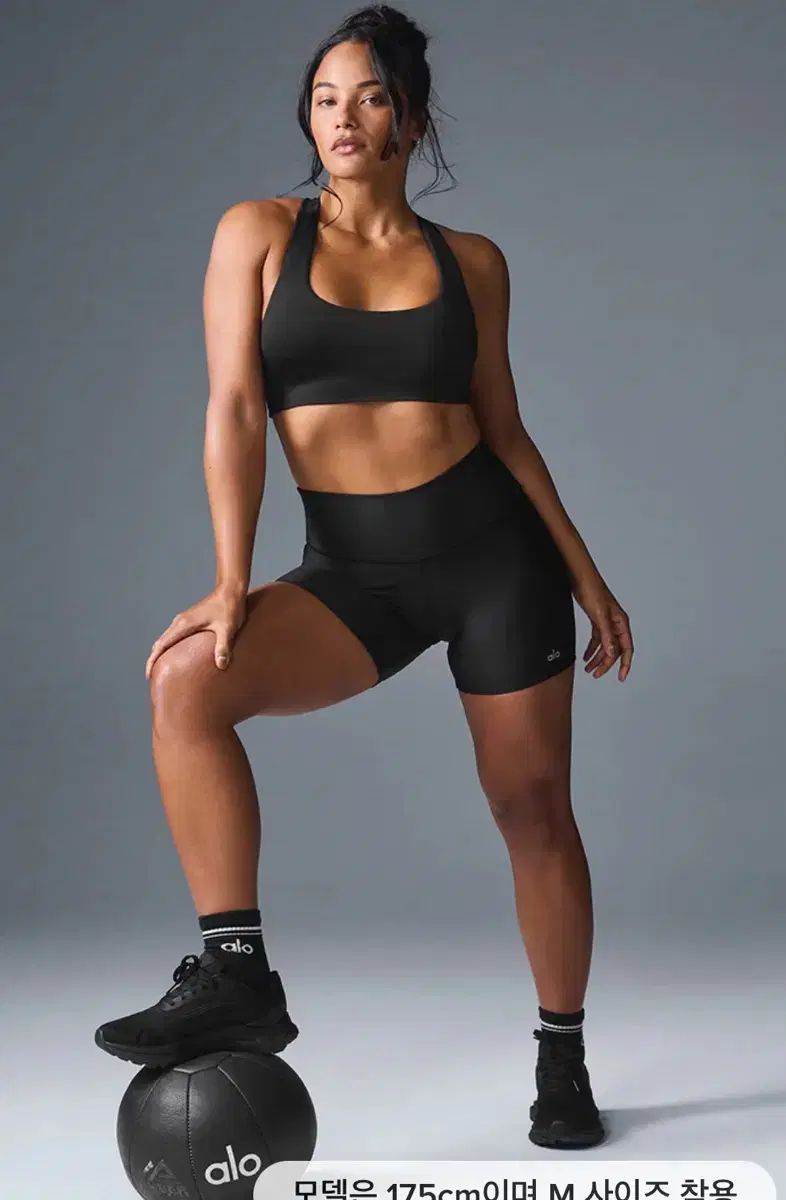 aloyoga アロヨガ 5 Airlift energy shorts S