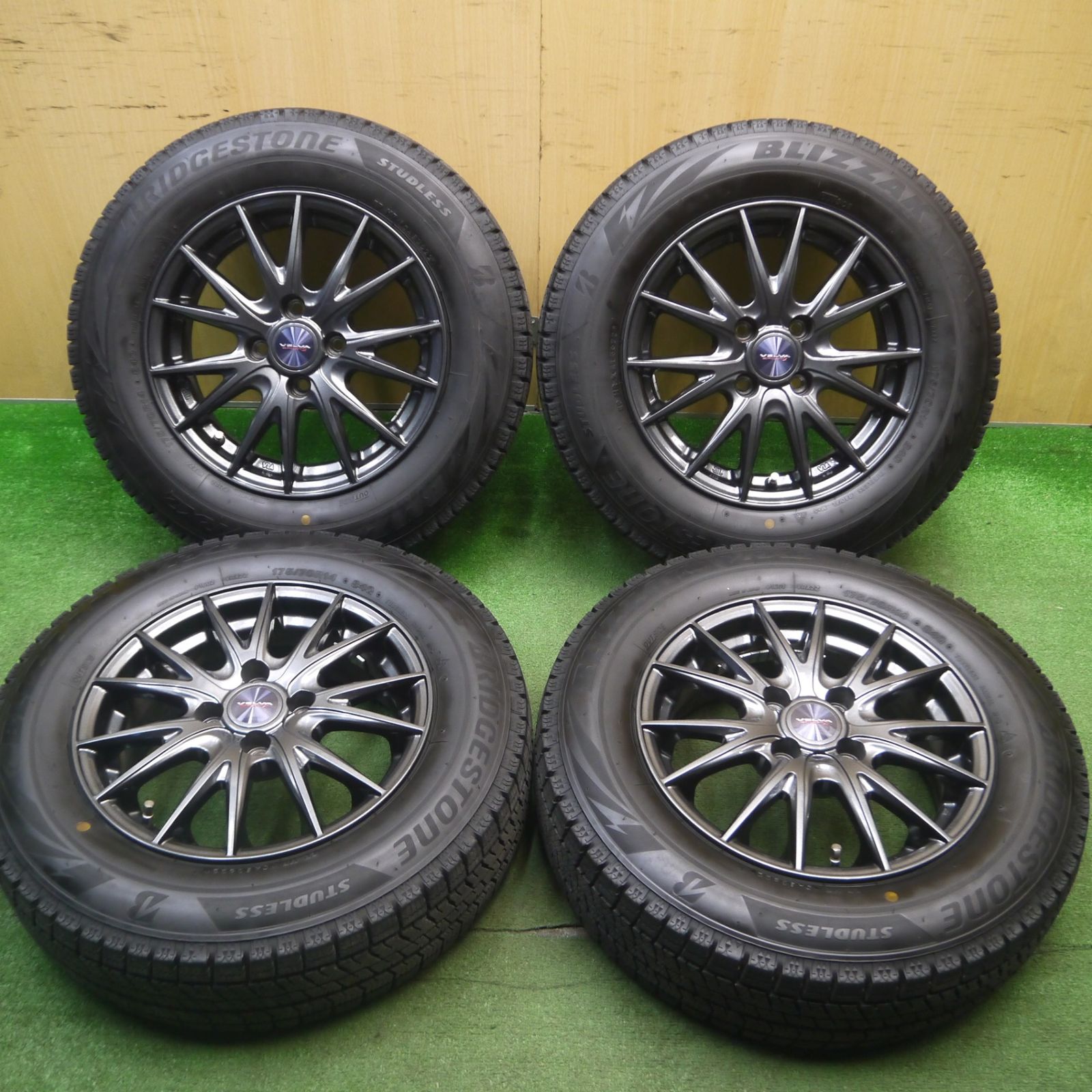[送料無料] バリ溝！22年！キレイ！9.5分スタッドレス 175/70R14 ブリヂストン ブリザック VRX2 VELVA SPORTZ ヴェルヴァ 14インチ PCD100/4H5021401Hス