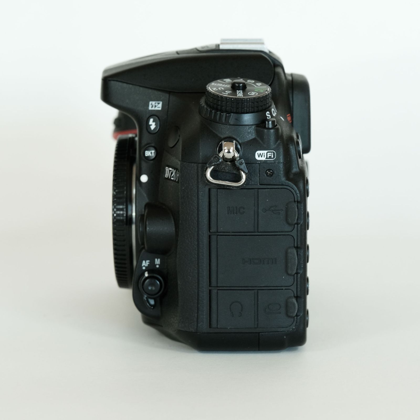 バッテリー2個付] Nikon D7200 / ニコンFマウント / デジタル一眼レフ / APS-C - メルカリ