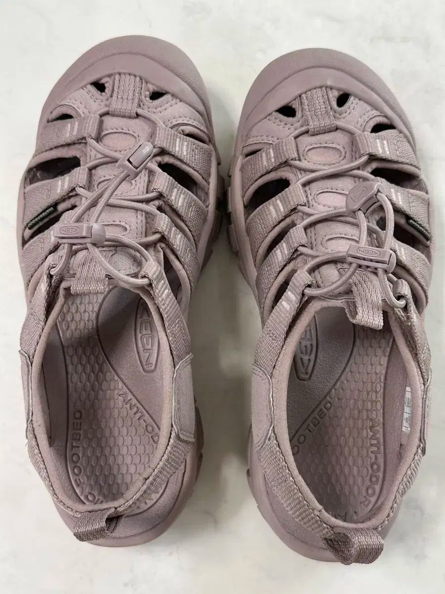 KEEN キーン