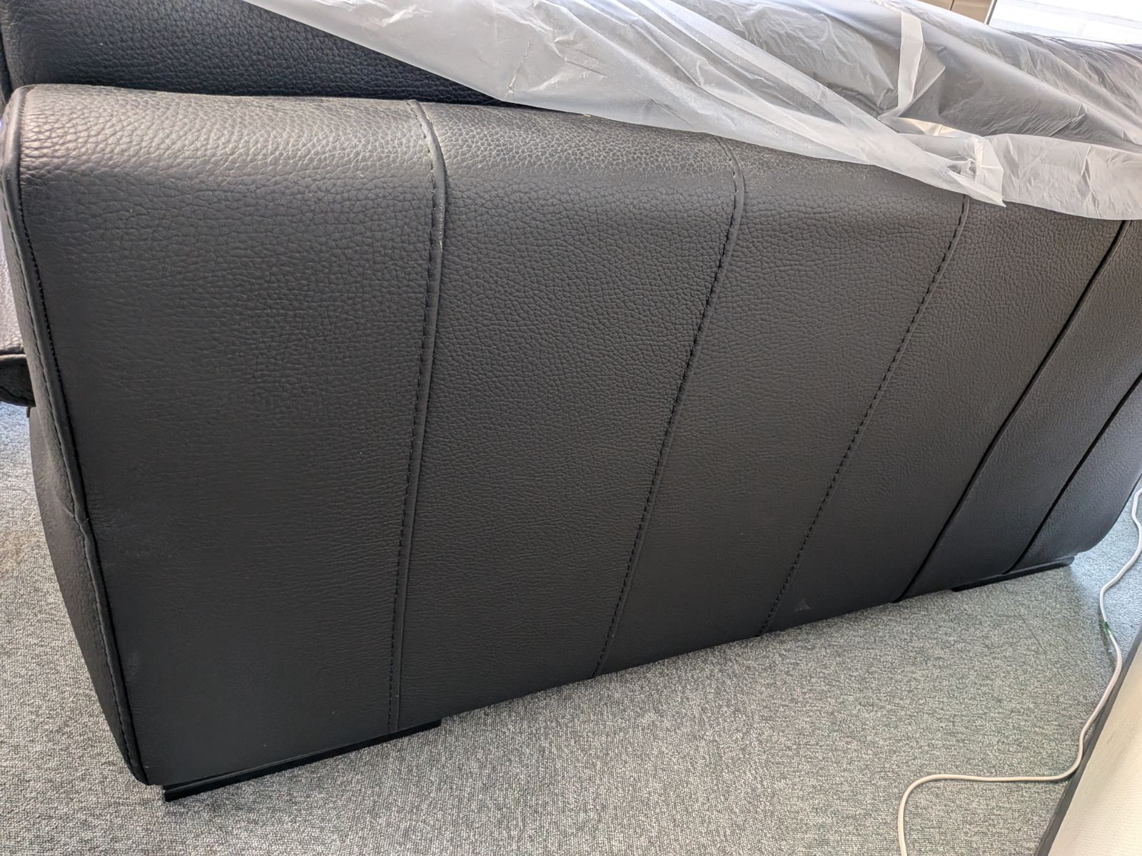 KELVIN GIORMANI 総本革張りソファ (ブラック) KELVIN GIORMANI