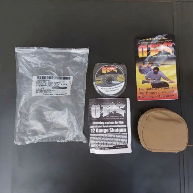米軍　実物　ライフルクリーニングキット 米軍 未使用 M4 CLEANING KIT ライフルクリーニングキット送料