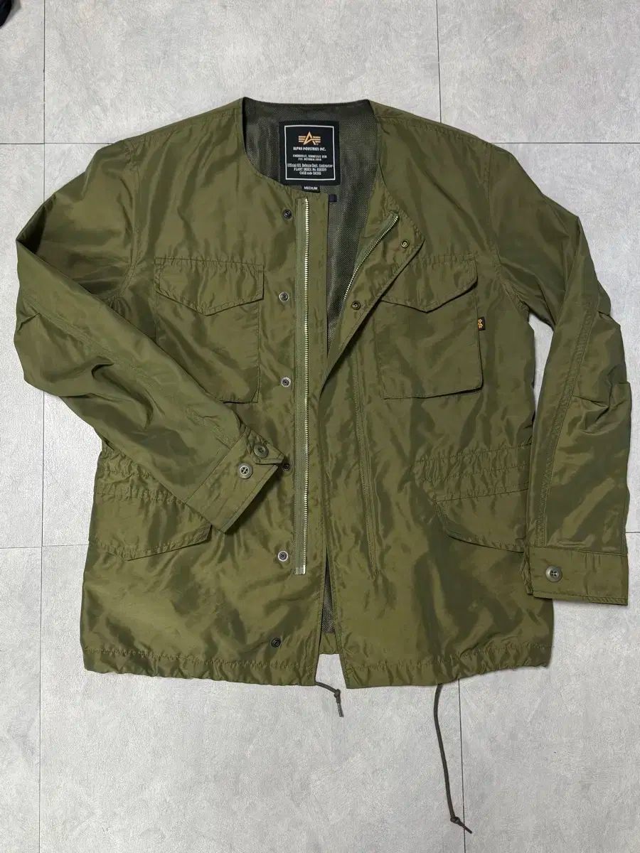 ALPHA INDUSTRIES(アルファ インダストリーズ) ジャパン ノンカラ ナイロン ジャケット M