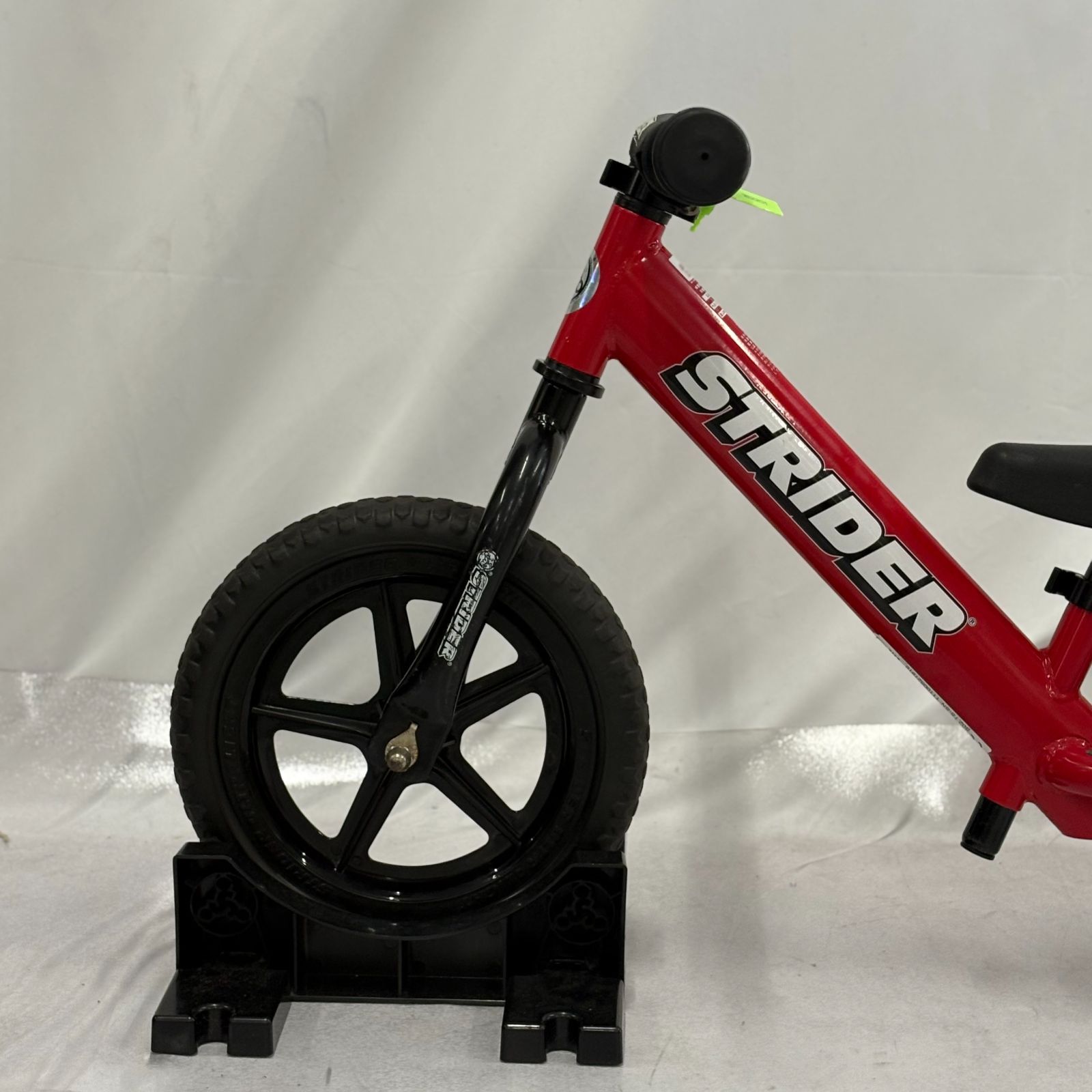 美品 大人気カラー STRIDER ストライダー スポーツ 12インチ