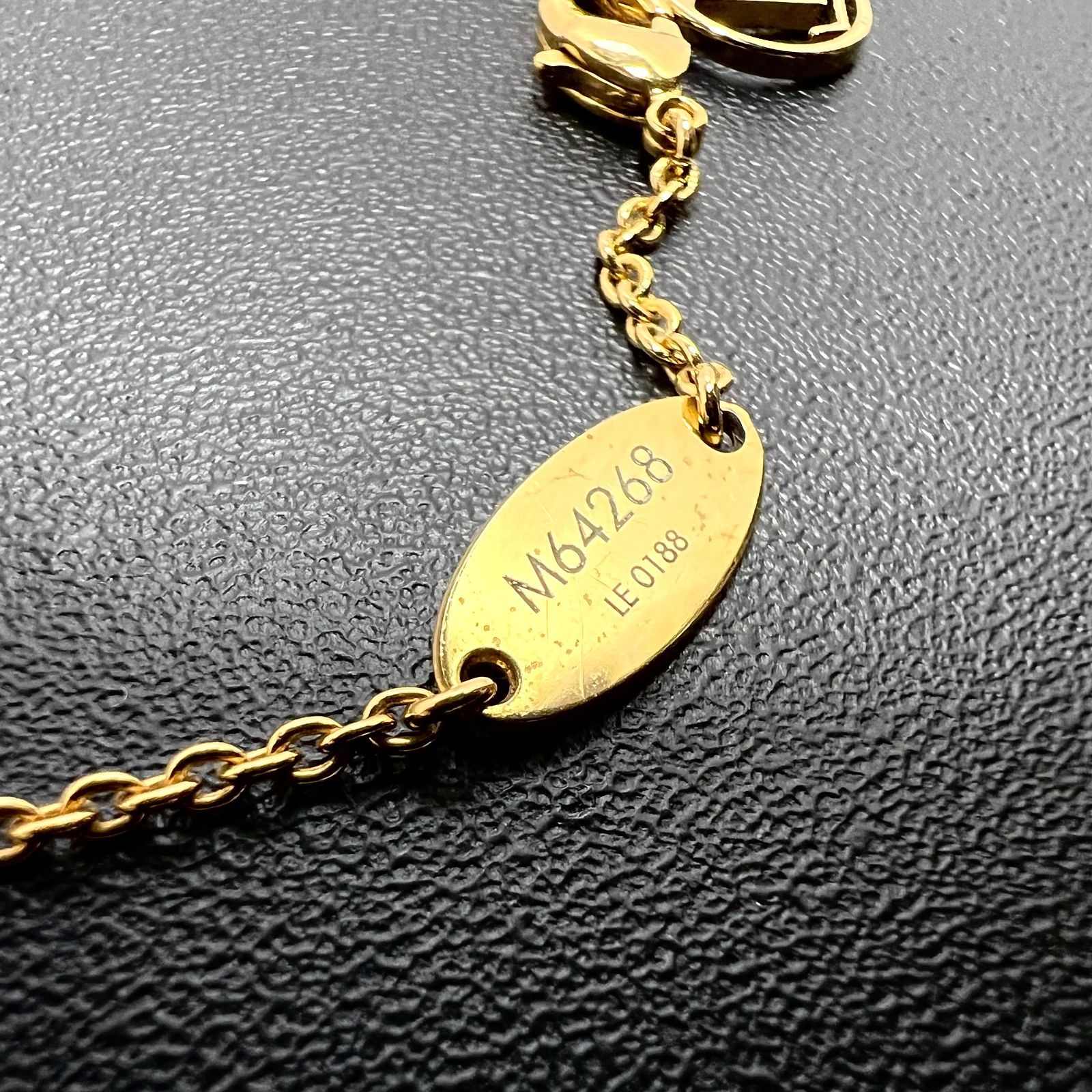 LOUIS VUITTON／ルイヴィトン M64268 コリエ・エセンシャルV 
