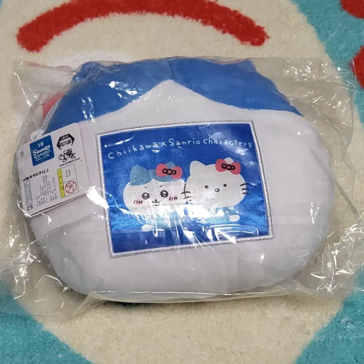 ハチワレ、古本セット！サンリオ　ちいかわ　ポシェット新品未開封 ちいかわ x サンリオ キャラクターズ フェイス ポシェット