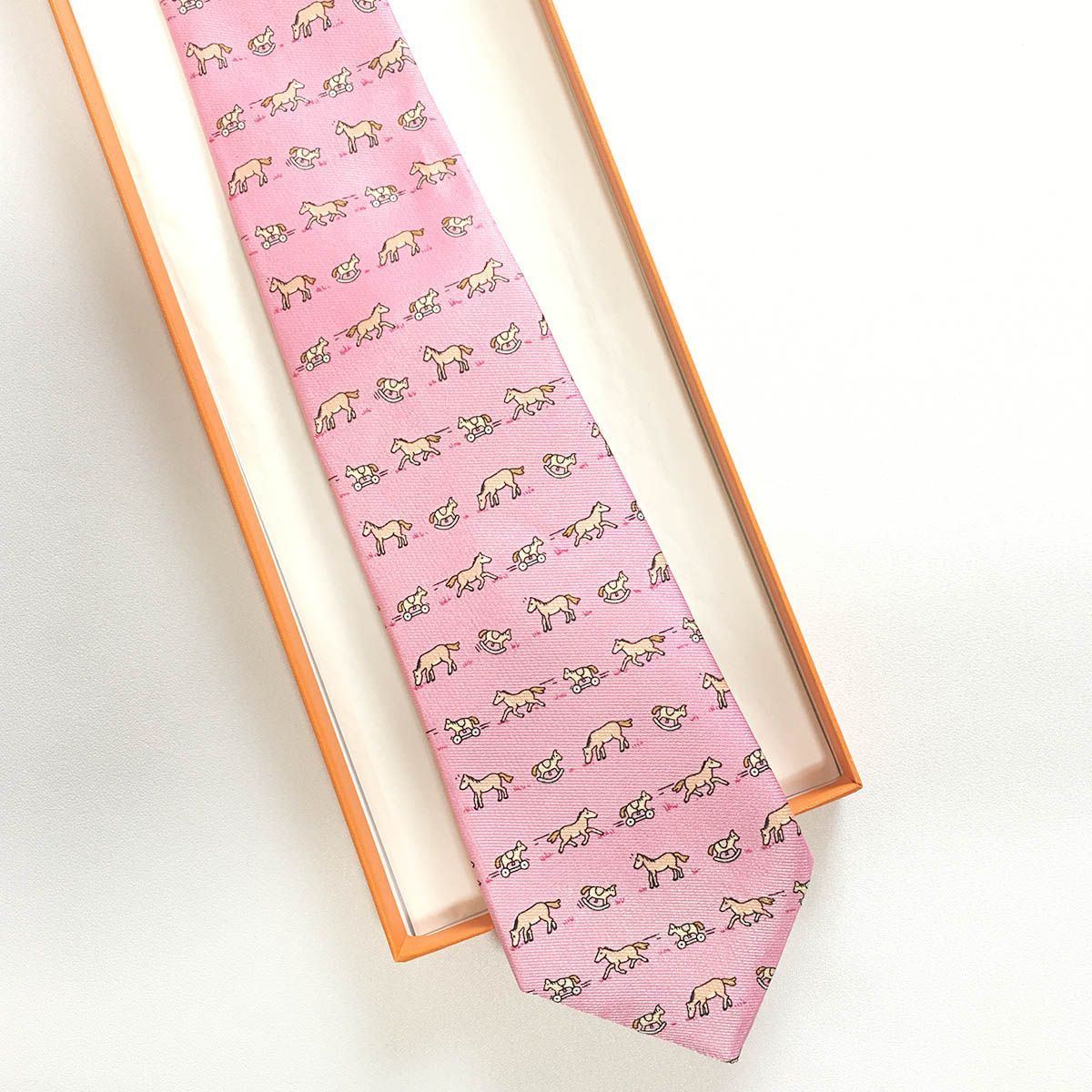 美品 エルメス HERMES ネクタイ シルクピンク 動物柄 / ホース Amazon