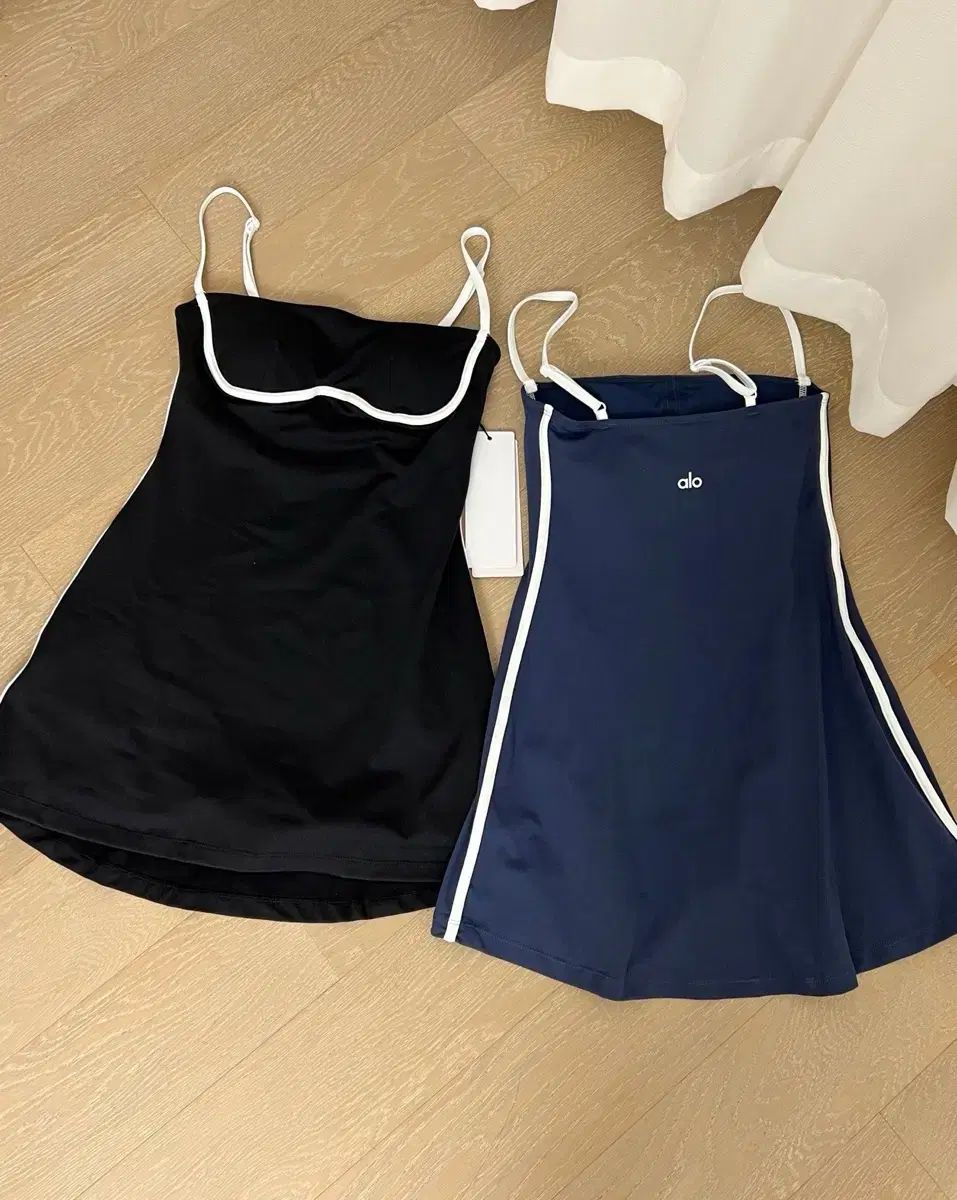 アーロ alo テニス ワンピース ブラック ネイビー