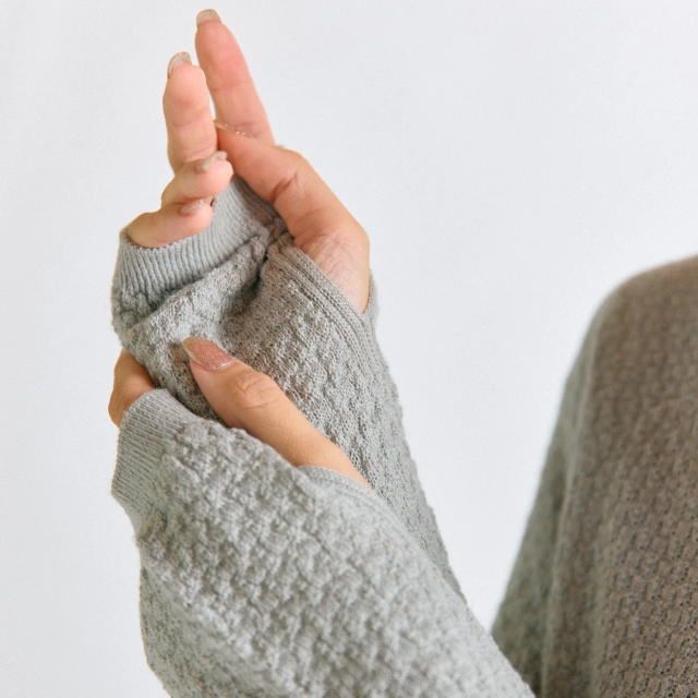 Bring ブリング Half Zip Hoodie BW 0505 ライトグレー ワンダーウェア シームレスハーフジップフーディー パーカー スウェット トレーナー 長袖 メリノウール70 ミッドレイヤー 中間着 登山 トレッキ Tシャツ アンダーシャツ トップス 登山ウェア アウトドアウェア